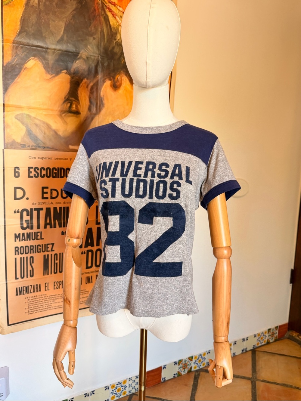 Vintage 82’ UNIVERSAL STUDIOS Blue & Gray Crewneck Short Sleeved Size M Adult